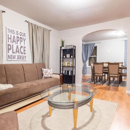 Cheerful 3-Bedroom Home Up To 9 Guest Атлантик Сити Екстериор снимка